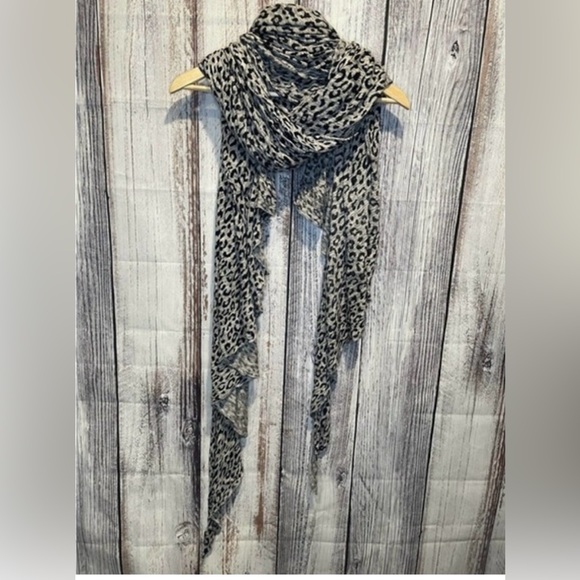 Free People Scarf Oversized Leopard Animal Print - Picture 4 of 9